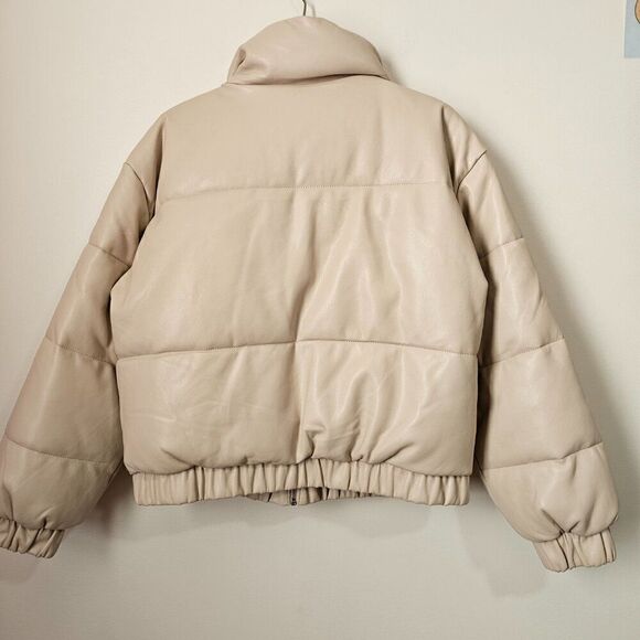 NWT ABERCROMBIE & FITCH BONE / CREAM PUFFER JACKET VEGAN LEATHER SIZE MED WMNS - Picture 6 of 16